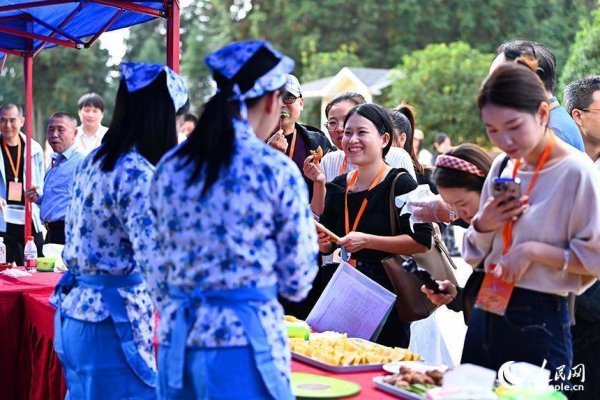 深富优配 江西信丰：以“橙”为媒引客来